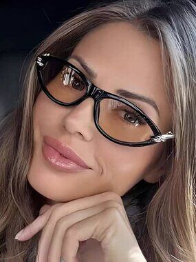 Bottega Veneta Hollow Out Cat-Eye Sunscreen Glasses